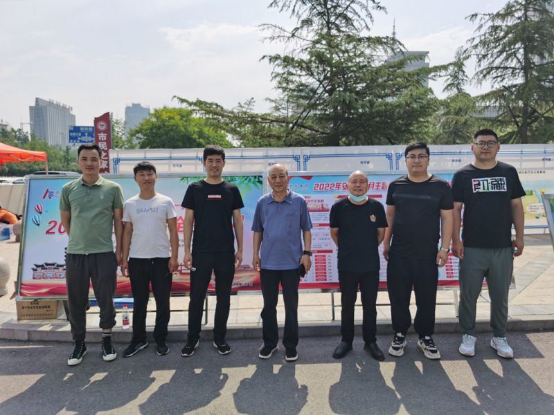 遵守安全生產(chǎn)法 當(dāng)好第一責(zé)任人|集團(tuán)公司積極參加安陽(yáng)市“安全宣傳咨詢(xún)?nèi)铡被顒?dòng)！